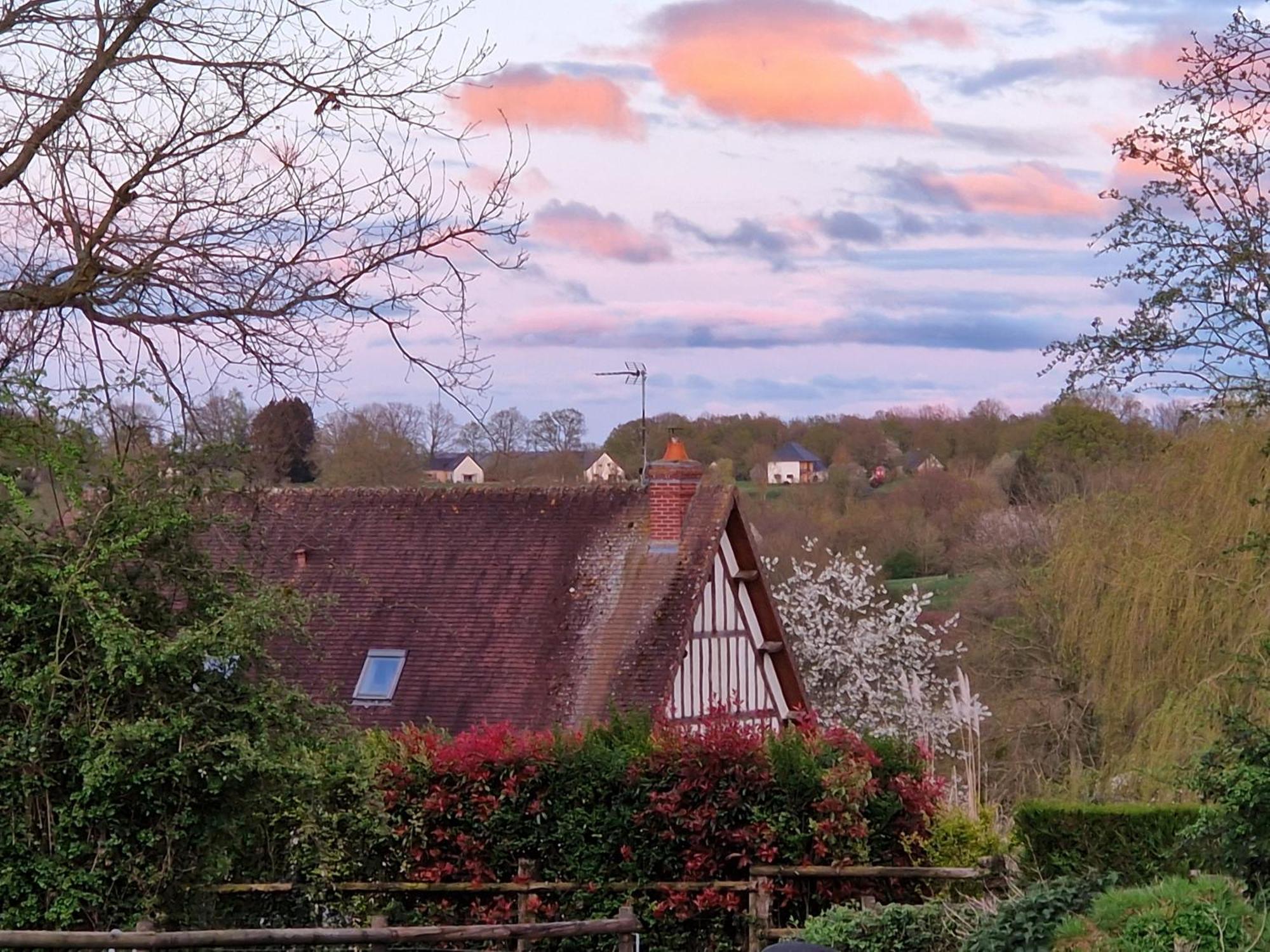 Relais Equestre Du Miloir - Chambres D'Hotes Saint-Desir Bagian luar foto
